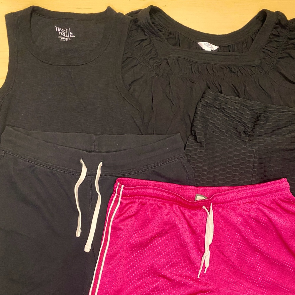 6 piece women’s lot - size medium- 8-10